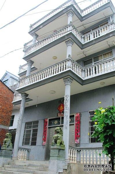 点击图片翻到下一页>> 起底“邹勇案”嫌犯:急于获王林投资作案(图)