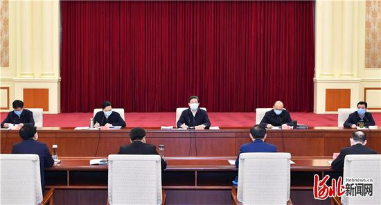 2月2日下午，我省召开“抗击疫情·民营企业在行动”座谈会。这是会议现场。 记者赵威摄